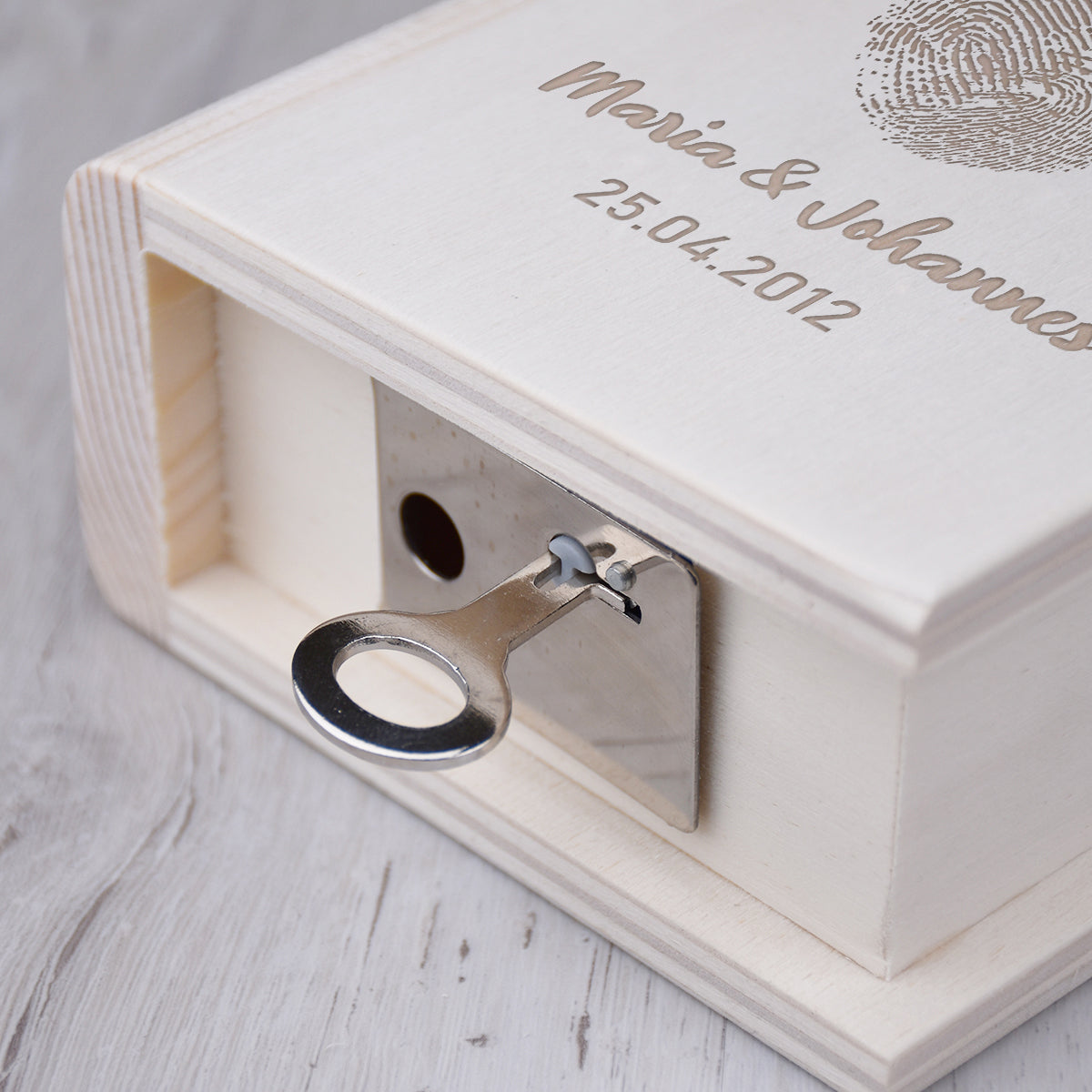 Personalisierte Spardose Buchform - Herz & Namen