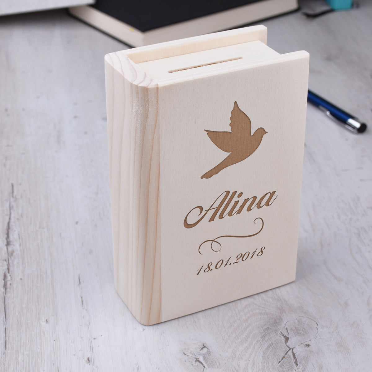 Sparbuch aus Holz mit Gravur - Motiv Taube