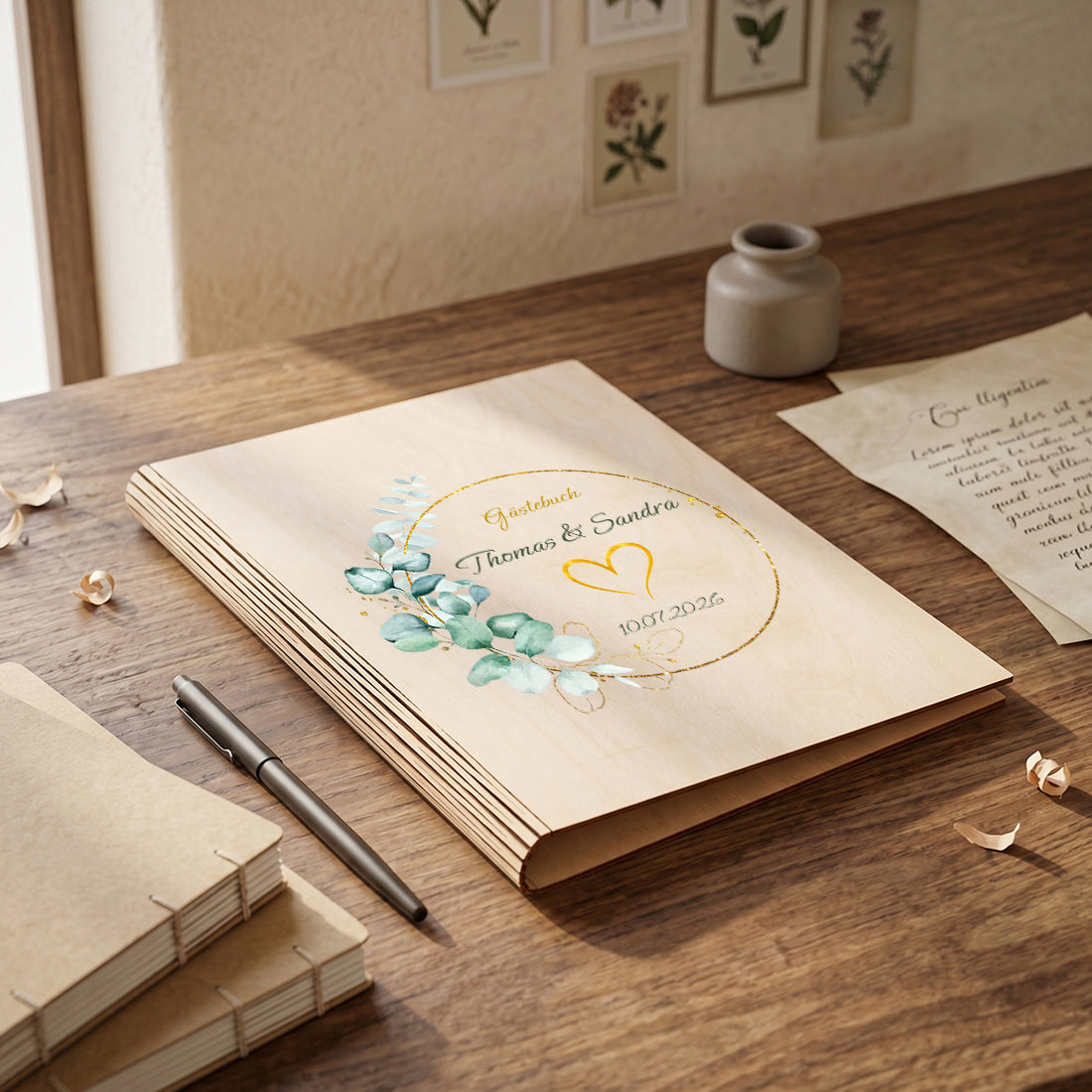Personalisiertes Hochzeitsgästebuch aus Holz DIN A4 mit Namen & Goldmotiv
