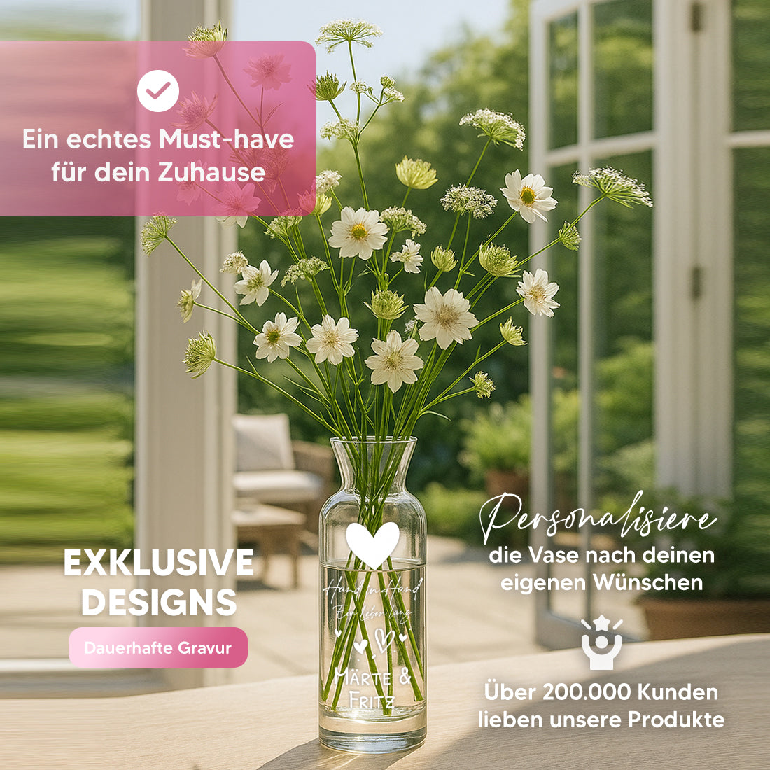Karaffen-Vase als Deko Hand in Hand