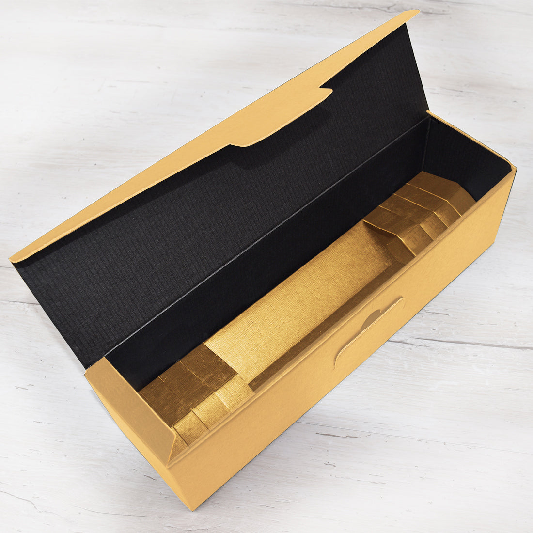 Premium-Geschenkbox Gold - Edle Strukturprägung