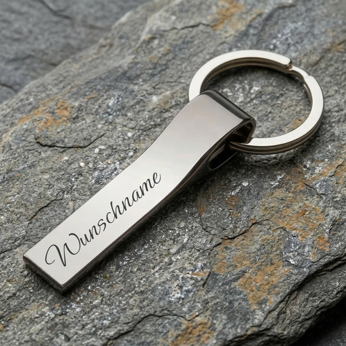 Personalisierter Schlüsselanhänger mit Öffnungshilfe mit Gravur