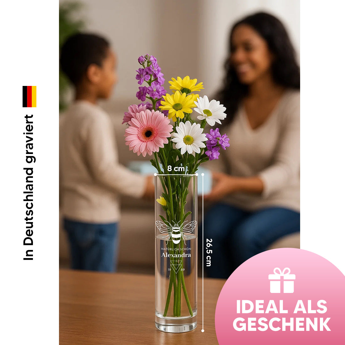 Blumenvase aus Glas mit personalisierter Gravur "Natürlich schön"
