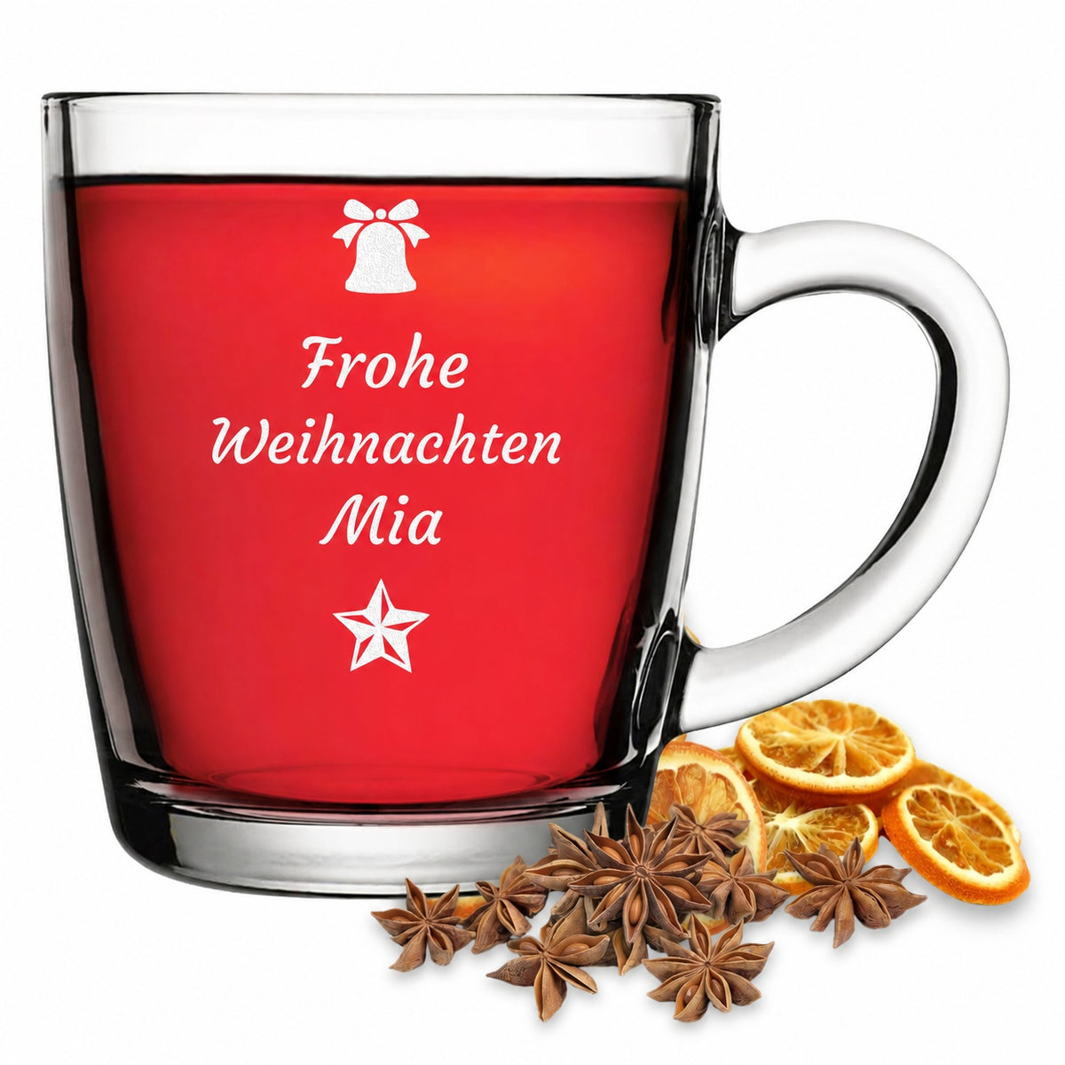 Glühweinglas mit Motiv Wunschtext und Beispielgravur Mia vor weißem Hintergrund
