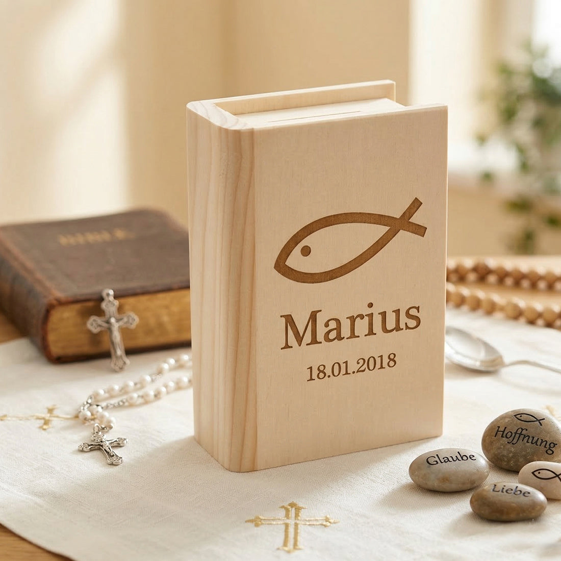 Personalisierte Holz-Spardose mit Fisch-Gravur – individuelles Geschenk zur Konfirmation