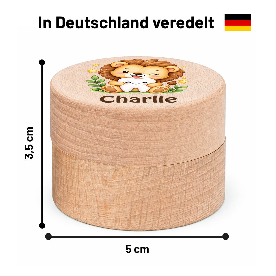 Runde Zahndose mit Motiv Löwe & Zahn und Beispielname Charlie im Maßbild mit 5 cm Durchmesser und 3,5 cm Höhe