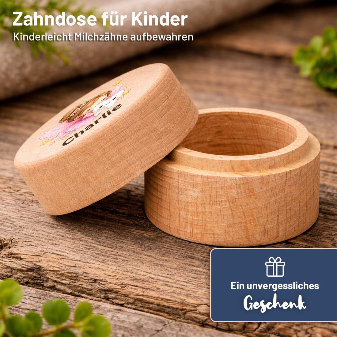 Runde Zahndose mit Motiv Zahnfee und Beispielname Charlie geöffnet mit abgenommenem Steckdeckel