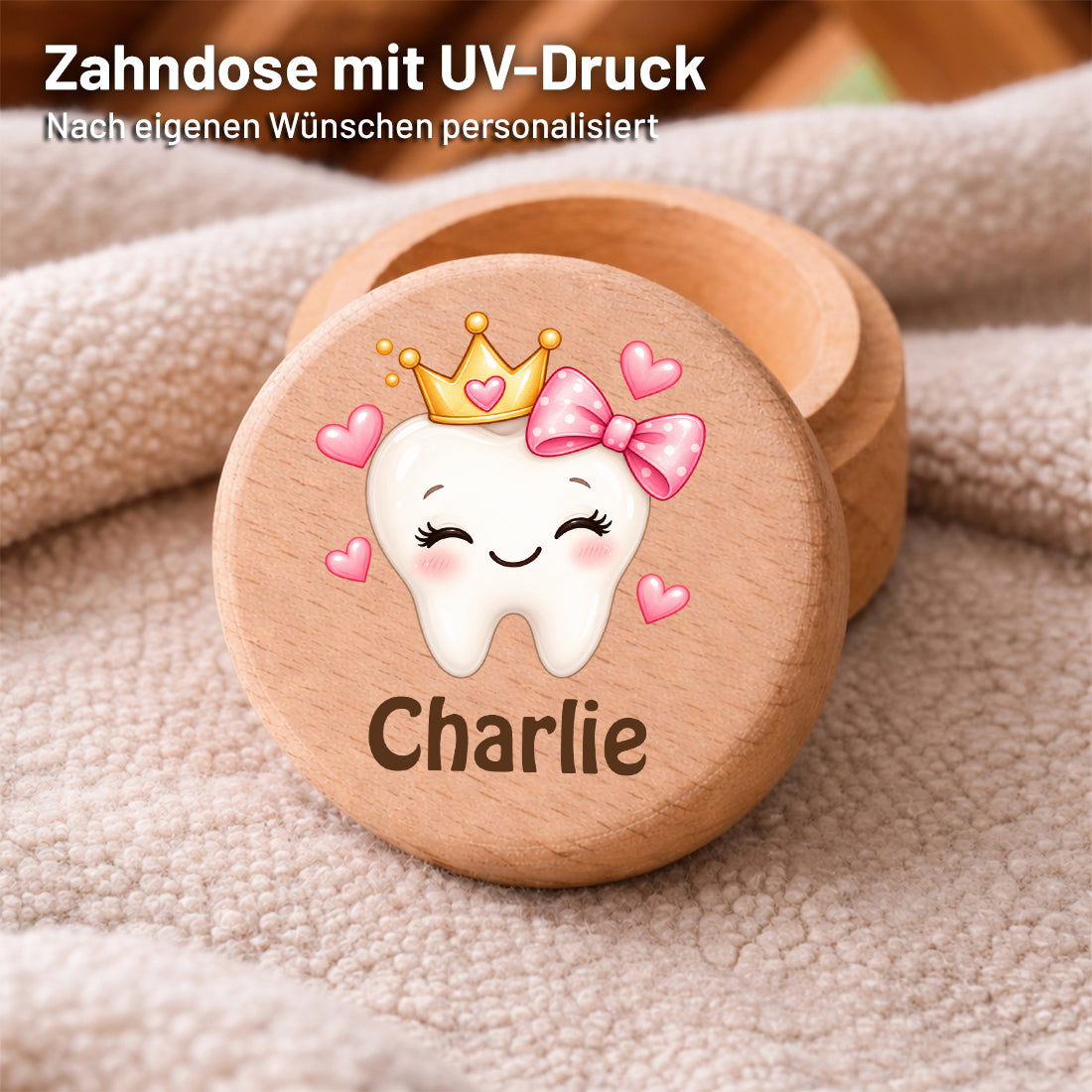 Runde Zahndose mit Motiv Zahnprinzessin mit Schleife und Beispielname Charlie im Detailbild mit UV-Druck auf dem Deckel