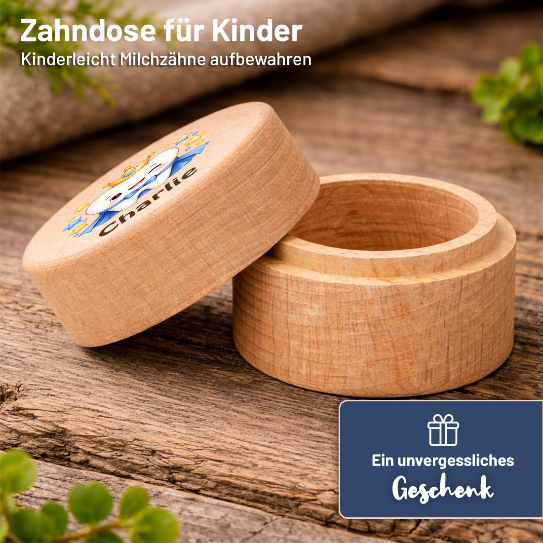 Runde Zahndose mit Motiv Zahnprinz und Beispielname Charlie geöffnet mit abgenommenem Steckdeckel
