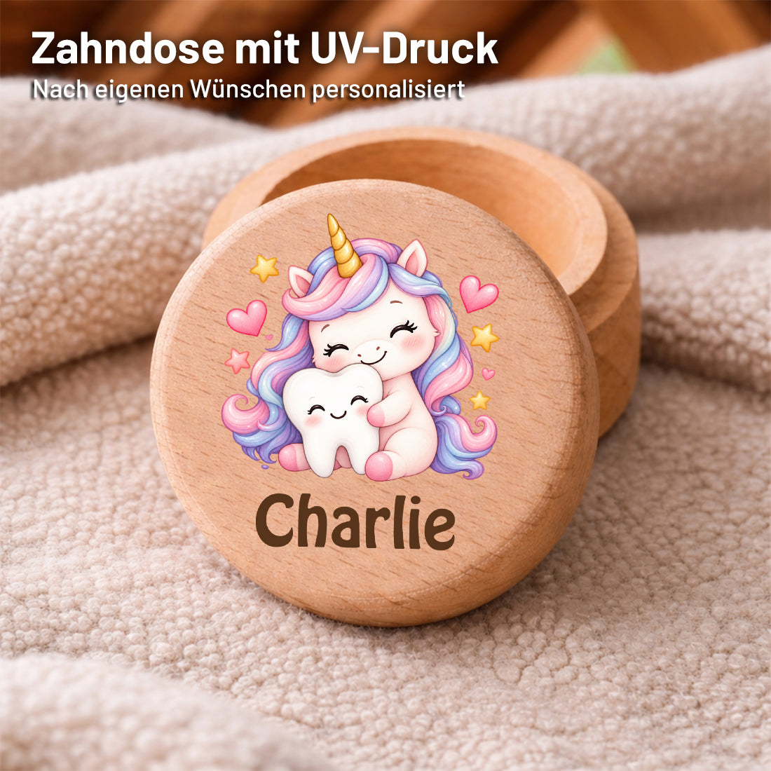 Runde Zahndose mit Motiv Einhorn & Zahn und Beispielname Charlie im Detailbild mit UV-Druck auf dem Deckel