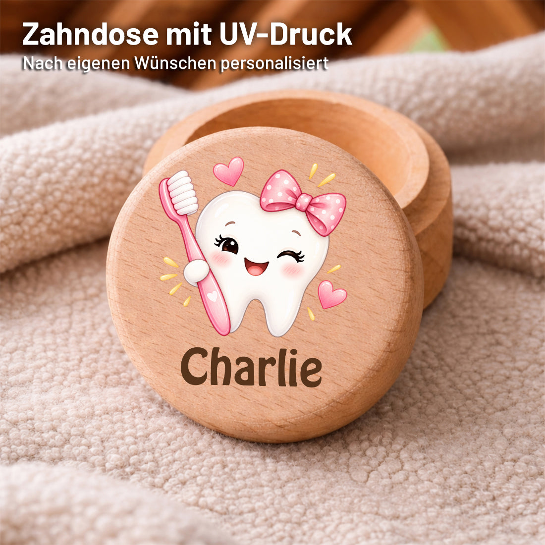 Runde Zahndose mit Motiv Zahn & Zahnbürste und Beispielname Charlie im Detailbild mit UV-Druck auf dem Deckel
