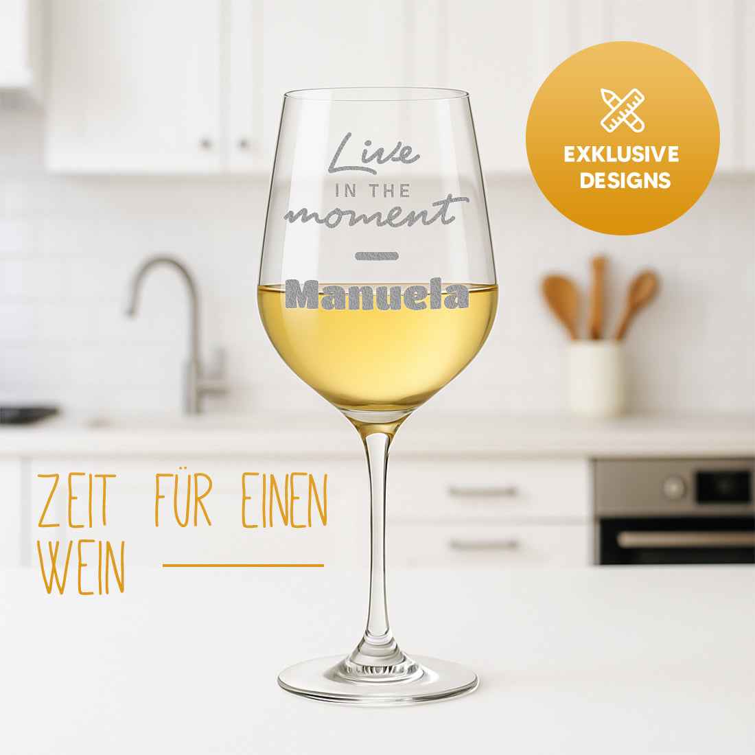 Weinglas 440 ml mit Gravur "Live in the moment"