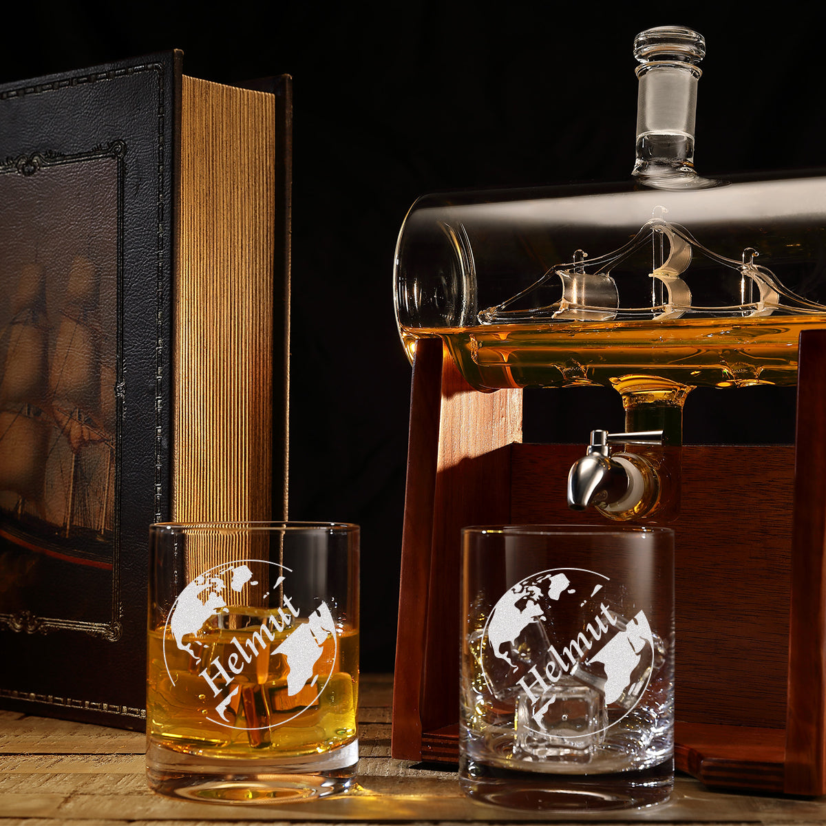 Whisky Dekanter Geschenkset mit personalisierter Gravur - Motiv "Globus"