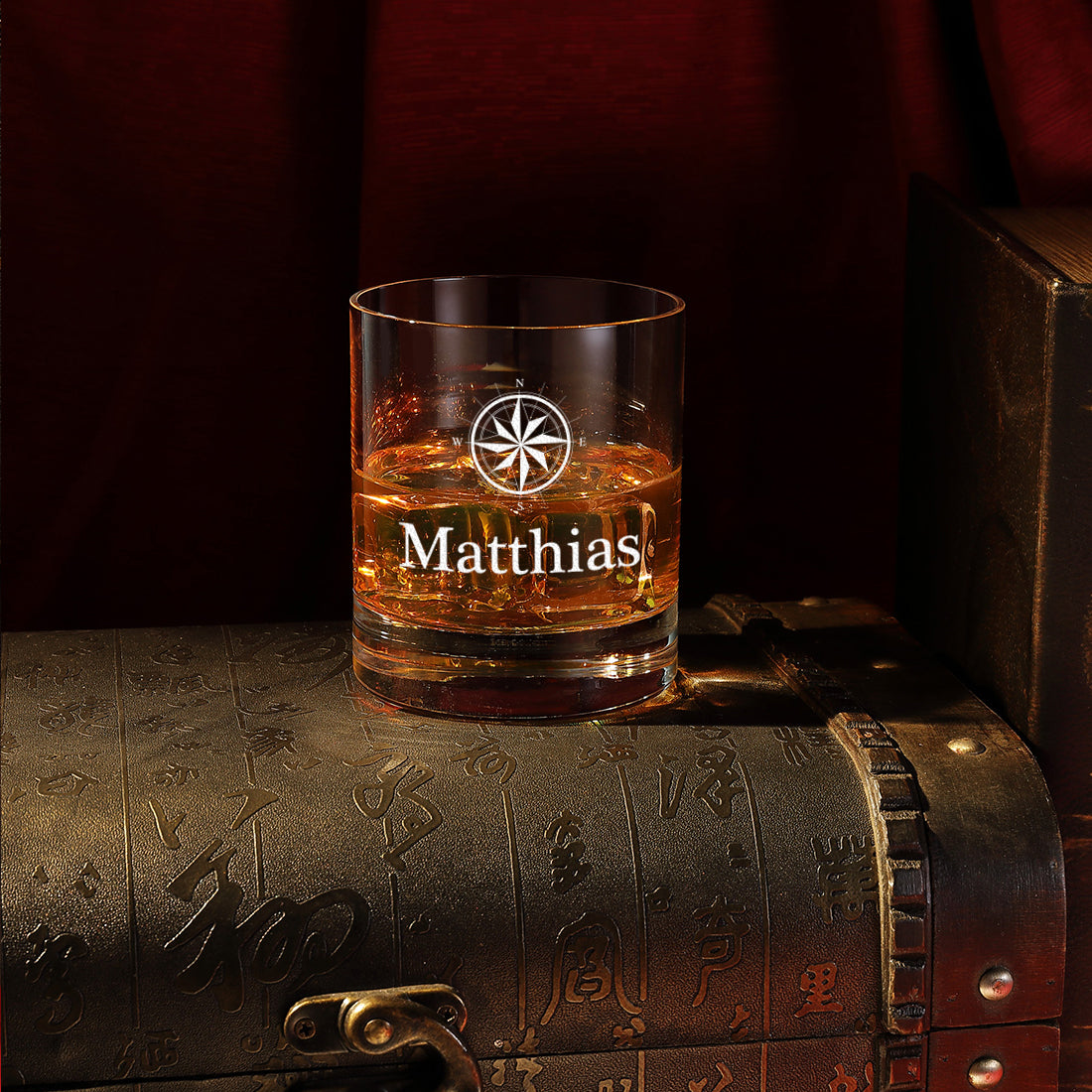 2-teiliges Geschenkset Totenkopf Karaffe 850 ml und Whiskyglas 320 ml - Motiv Kompass