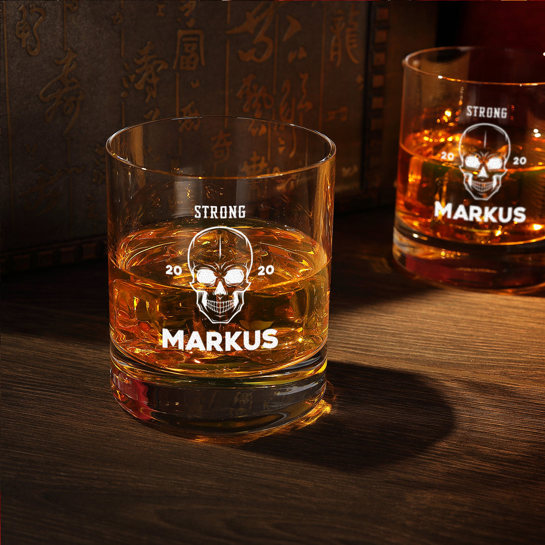 Skull-Dekanter 850 ml und 2 Whiskygläser 320 ml mit Gravur - Motiv "Totenkopf"