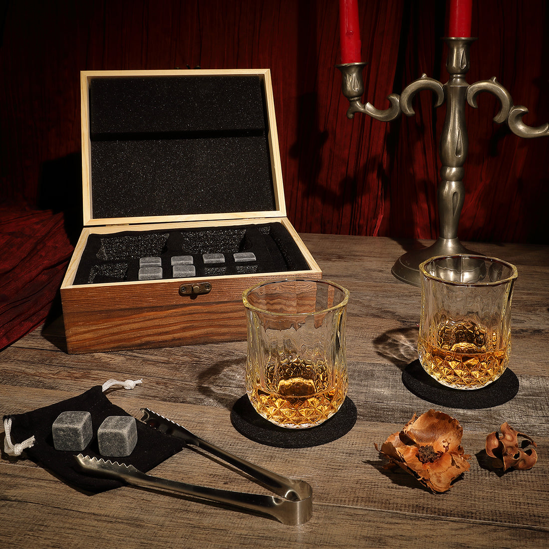 Mehrteiliges Whisky-Set mit Whiskygläser, Kühlsteine und Holzkiste mit Gravur - Motiv Ornament