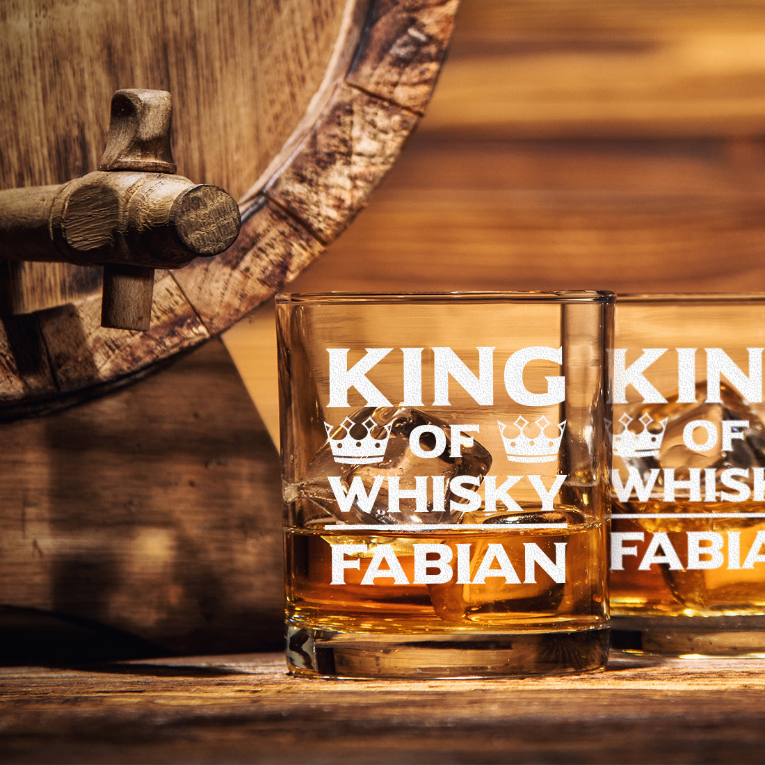 Tumbler Glas 320 ml für Whisky mit Wunschgravur - Motiv "King of Whisky"