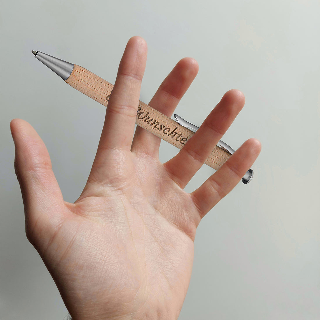 Holz Kugelschreiber mit Etui. Personalisierbar mit Gravur