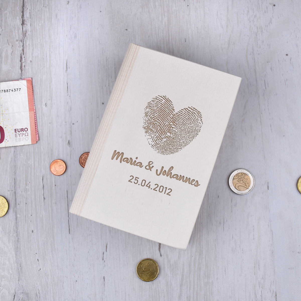 Personalisierte Spardose Buchform - Herz & Namen