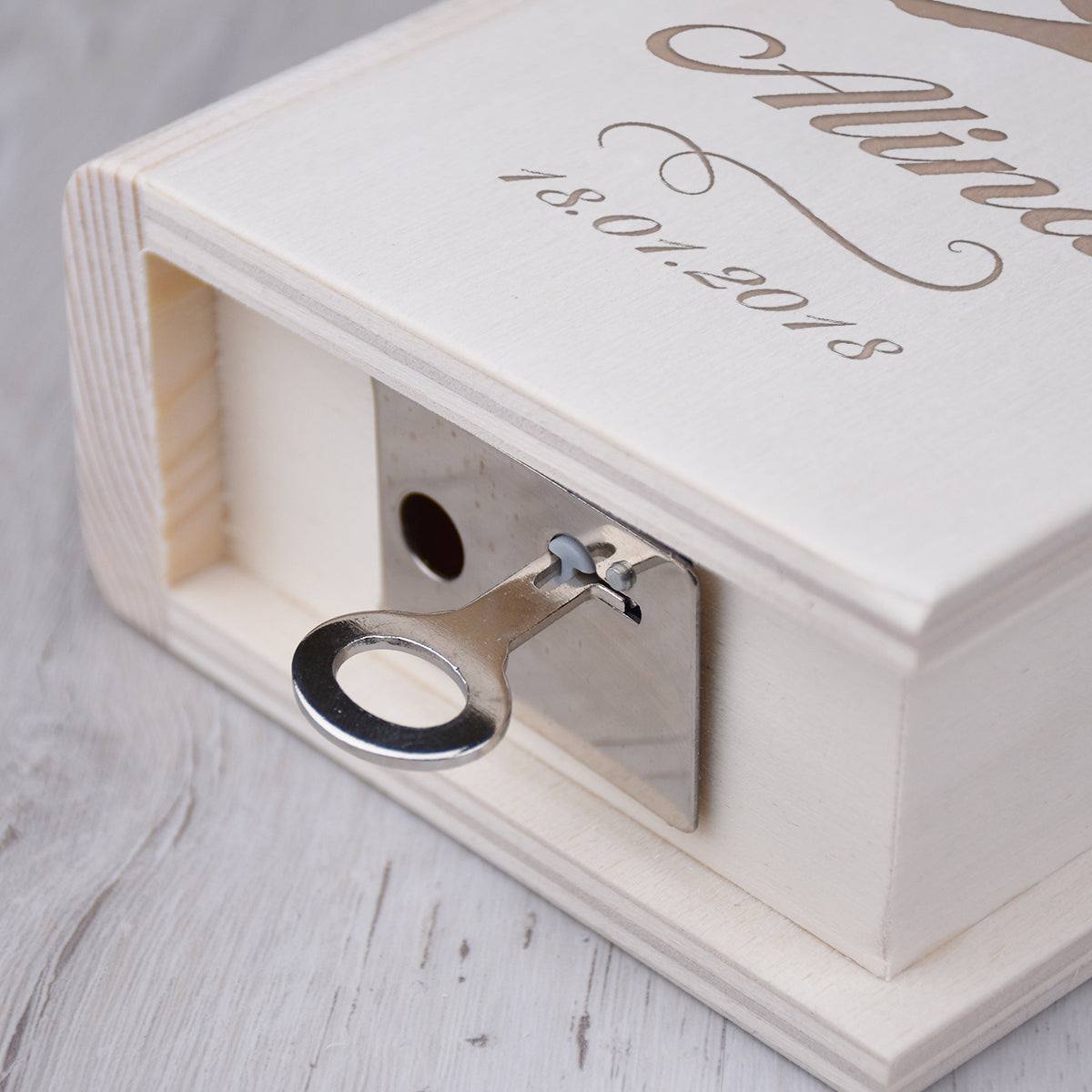 Sparbuch aus Holz mit Gravur - Motiv Taube