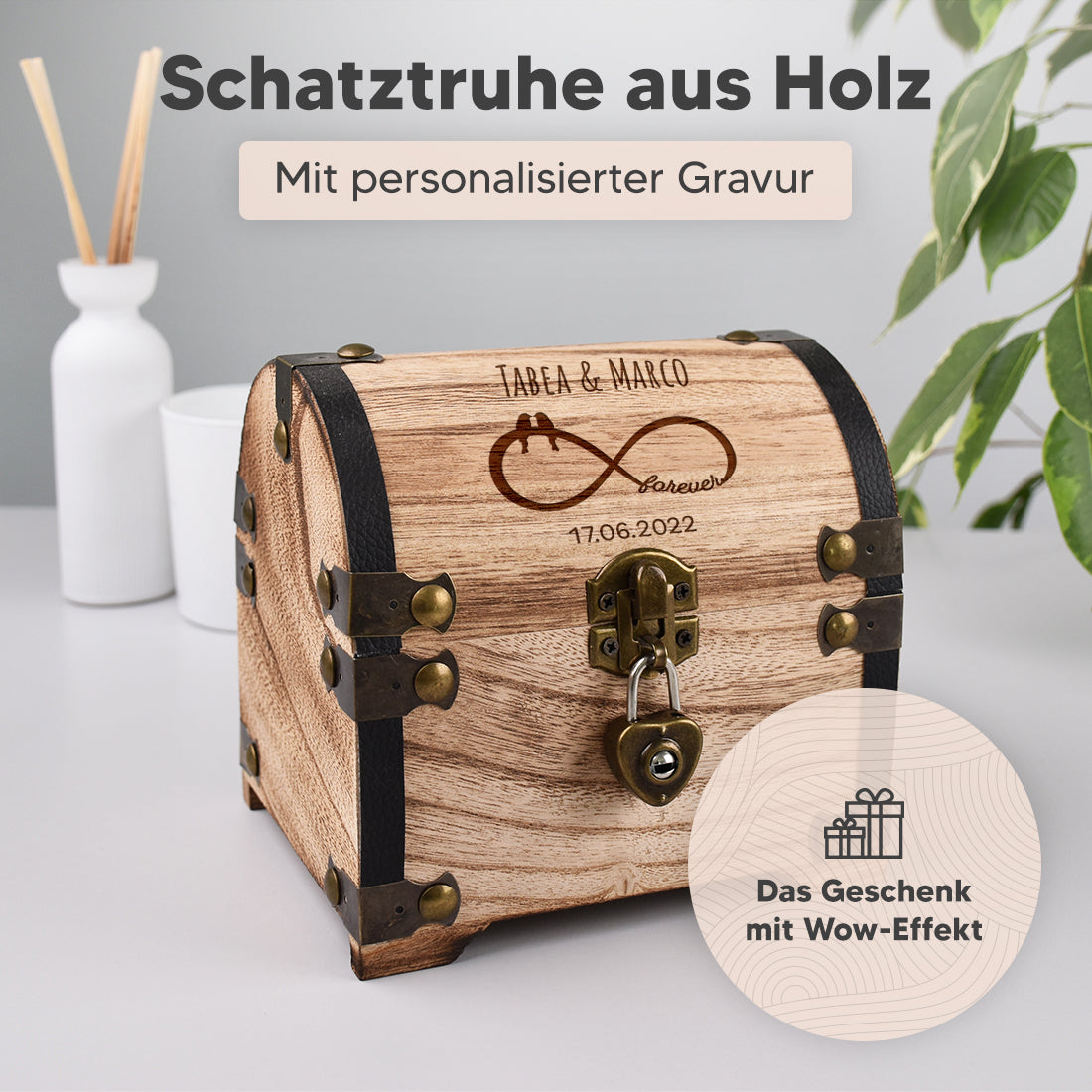 Personalisierte Schatztruhe aus Holz mit Gravur, Herzschloss und Geschenkhinweis
