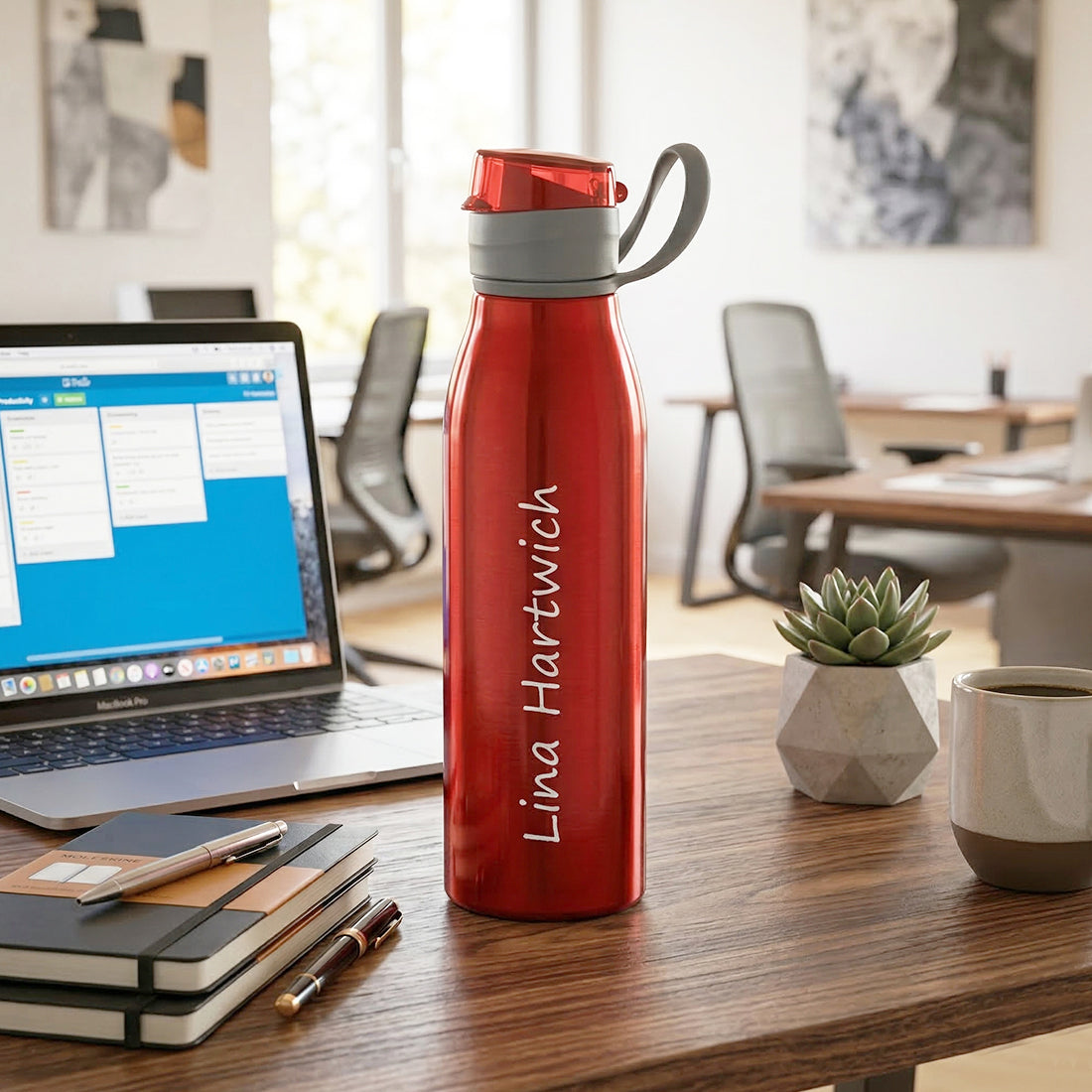 Rote Aluminium-Sportflasche 650ml mit personalisierter Gravur