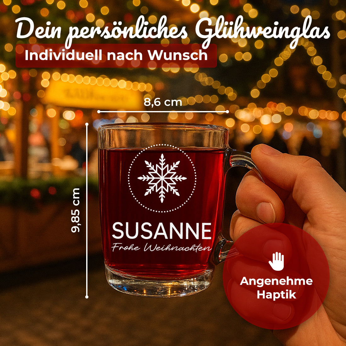Glühweinglas mit Motiv Frohe Weihnachten und Beispielgravur Susanne in der Hand mit Maßangaben