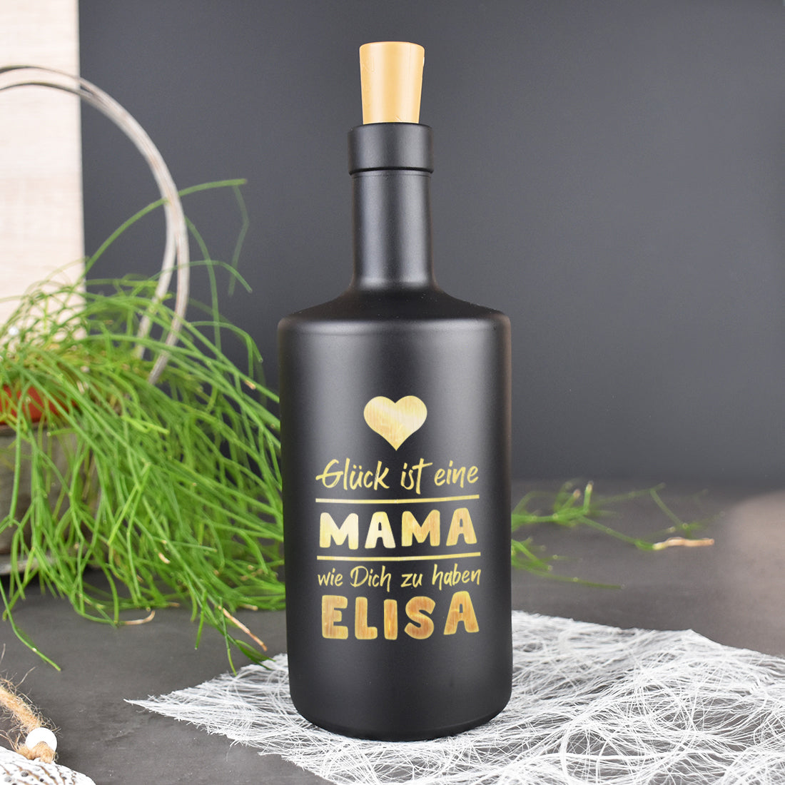 LED-Leuchtflasche in Schwarz für Mama mit Gravur