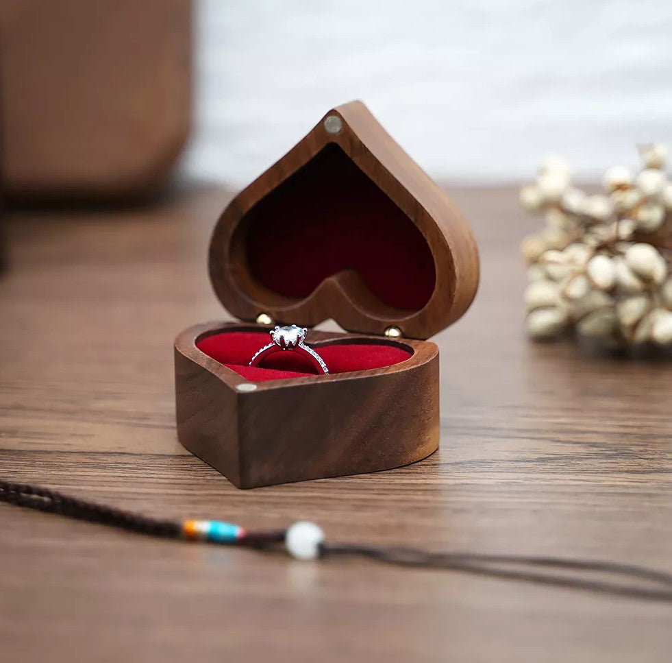 Herz Ringkissen für Paare mit Wunschgtavur