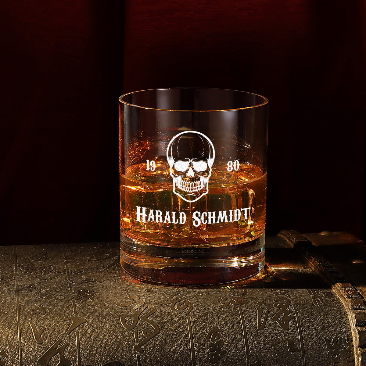 Totenkopf Whiskyglas 320 ml mit personalisierter Wunschgravur
