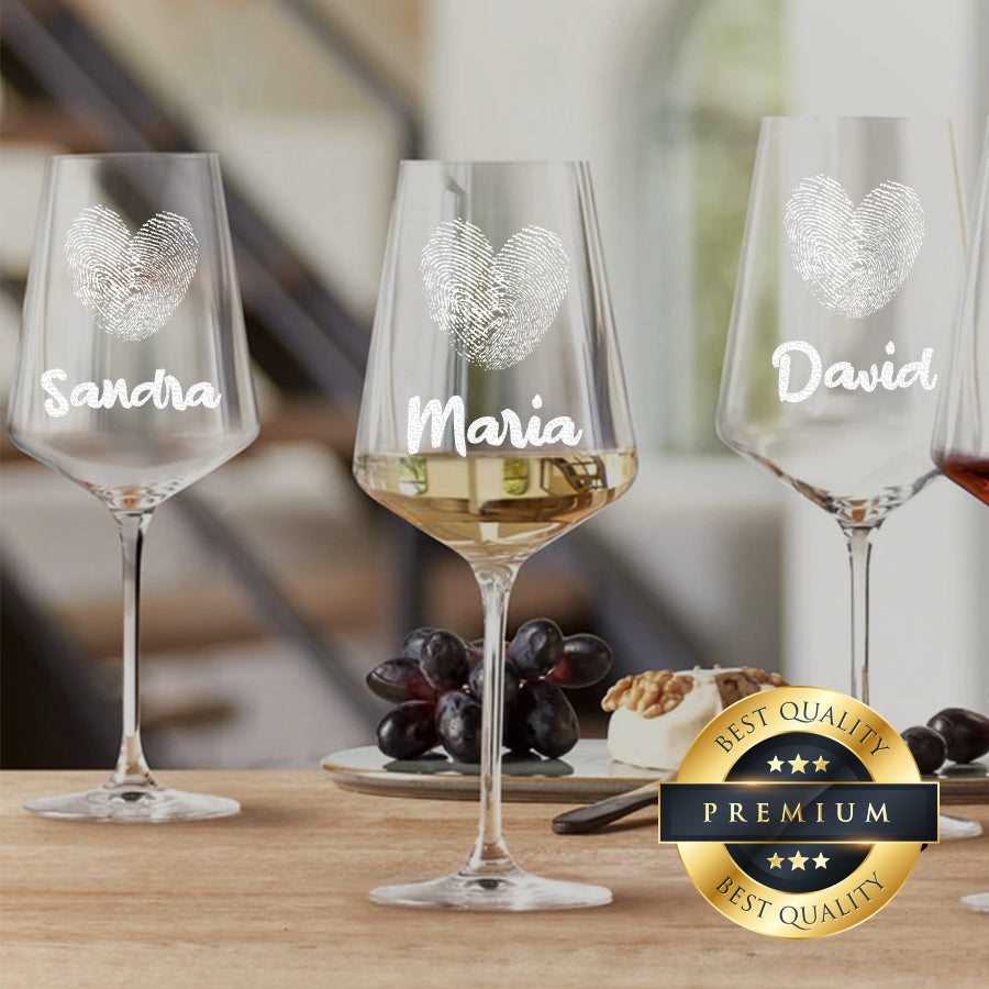 Modernes Weinglas 560 ml mit Gravur - Motiv "Herz-Fingerabdruck"