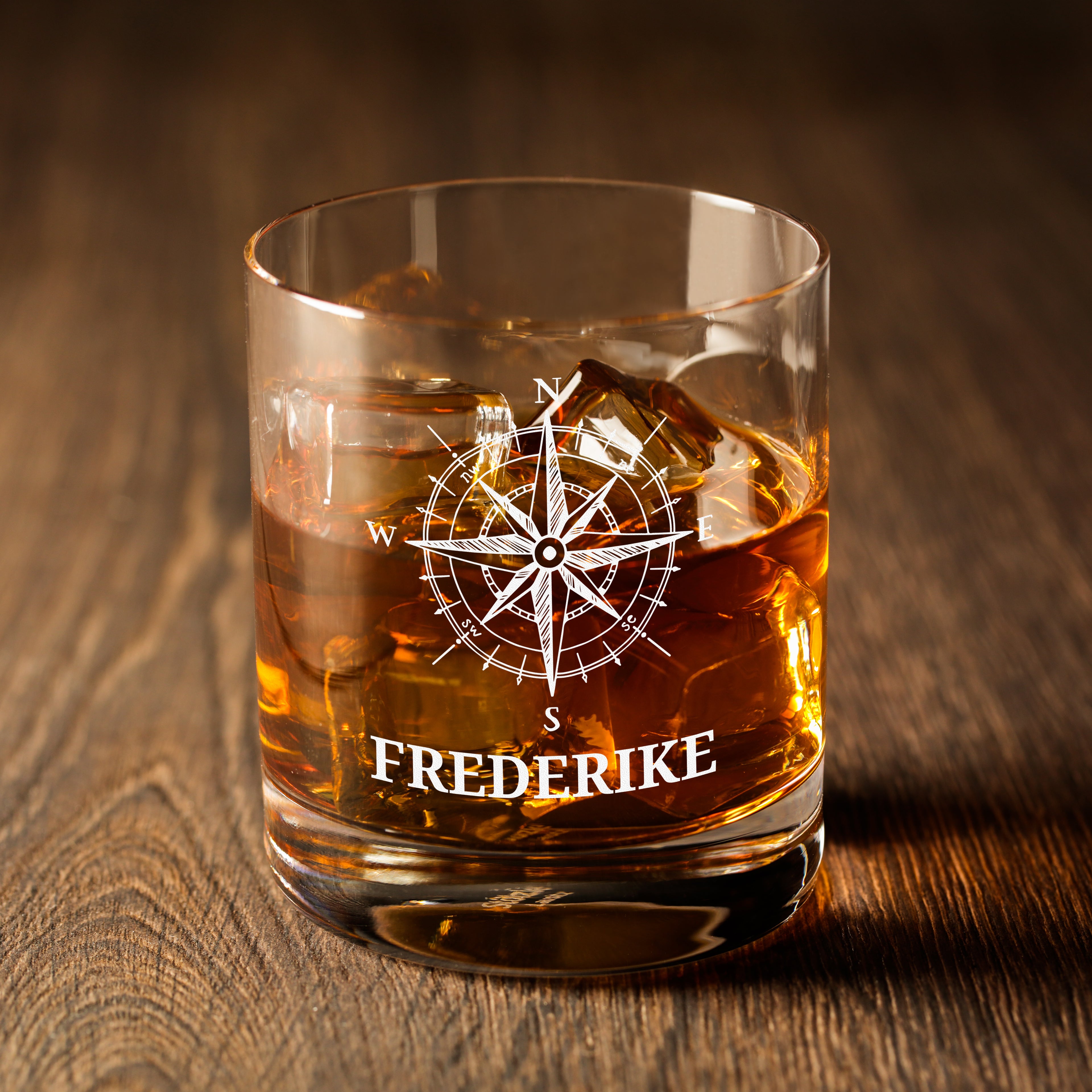 Modernes Whisky Glas 320 ml mit personalisierter Gravur - Motiv Kompass