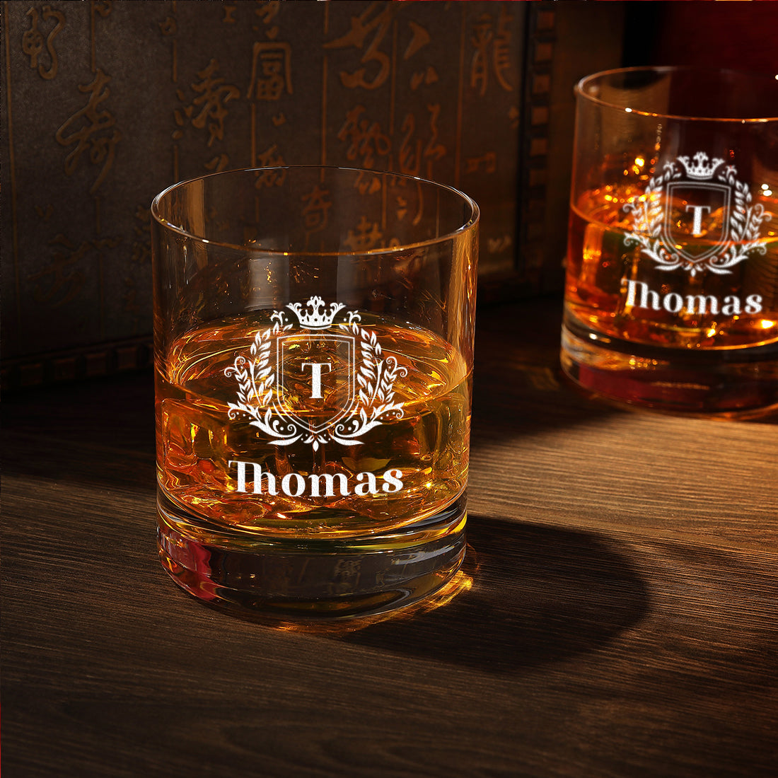 Whisky Totenkopf Dekanter 850 ml & 2 Whiskygläser 320 ml mit Gravur - Motiv Wappen