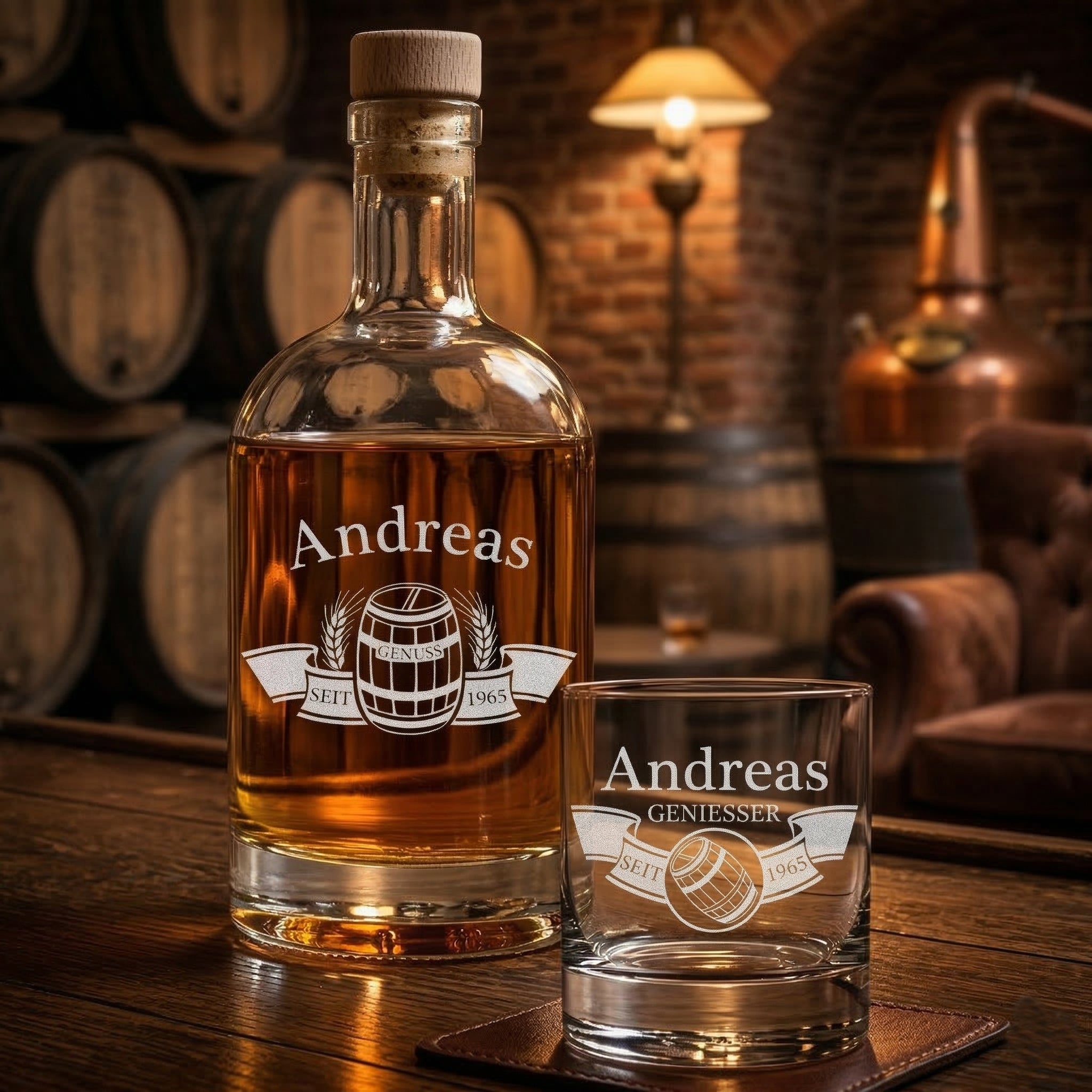 Personalisiertes Whisky-Set mit Karaffe 700 ml & Whiskyglas 320 ml - Motiv Fass im Banner