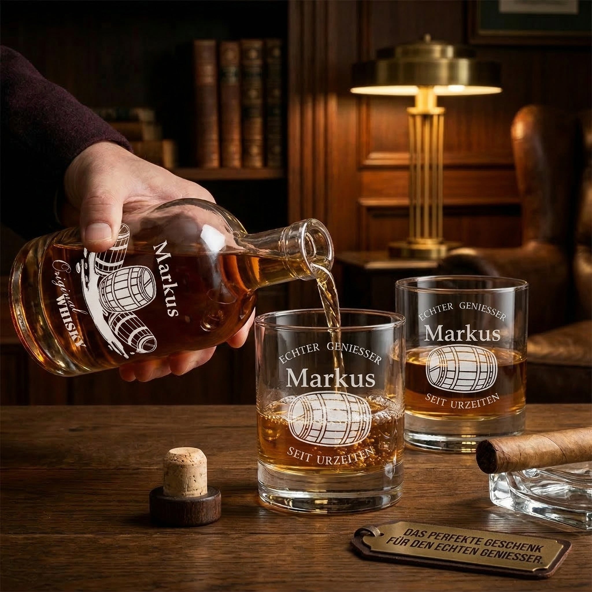 Whisky-Set Flasche 700 ml + 2 Whiskygläser 320 ml mit Gravur - Motiv Whiskyfass