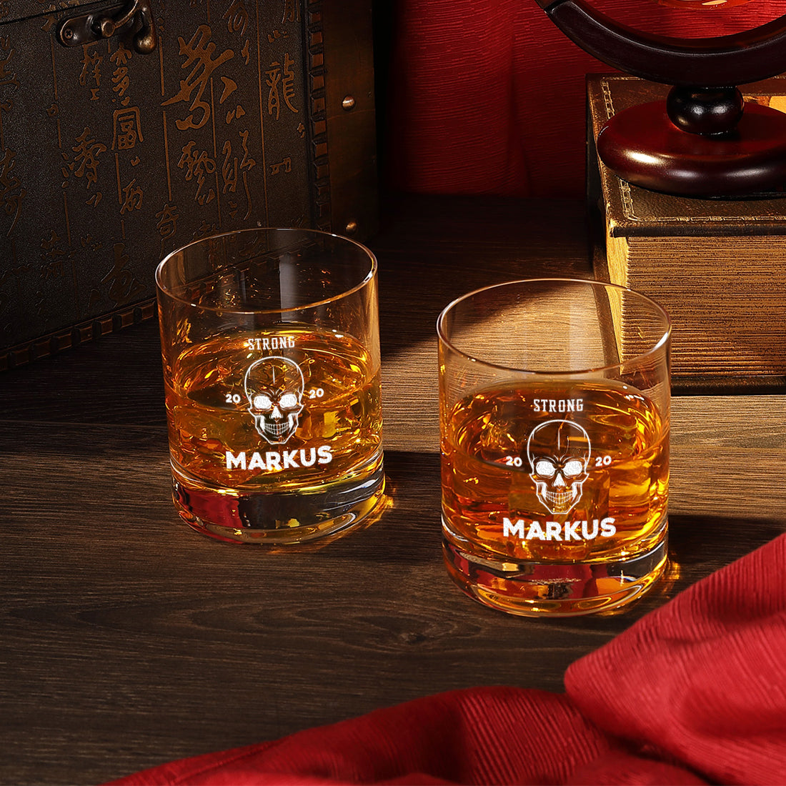 Skull-Dekanter 850 ml und 2 Whiskygläser 320 ml mit Gravur - Motiv "Totenkopf"