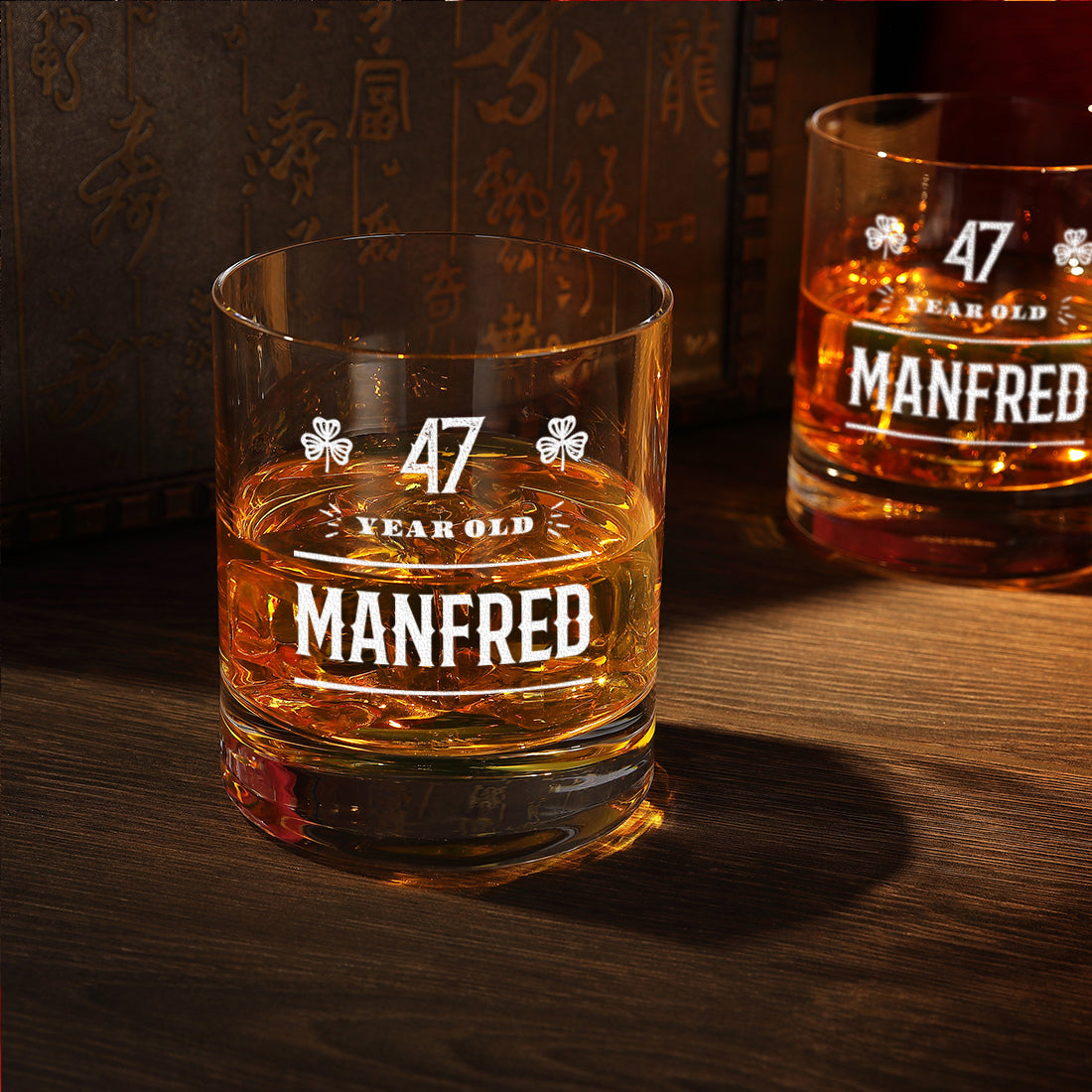 2-tlg Set Totenkopf Dekanter 850 ml & Whiskygläser 320 ml mit Gravur - Jubiläumsgeschenk