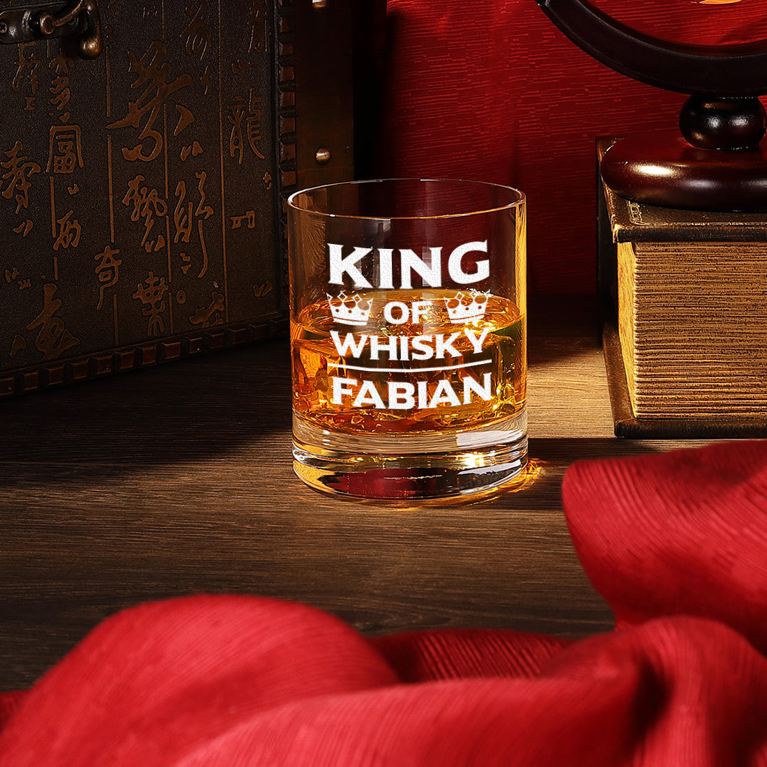 Tumbler Glas 320 ml für Whisky mit Wunschgravur - Motiv "King of Whisky"